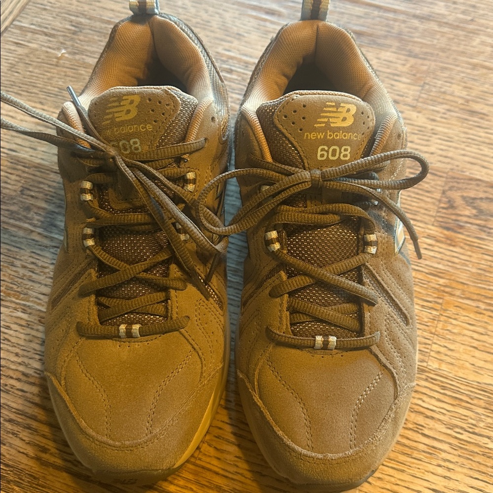 New Balance Womens 608 V5 Suede Running Shoes Size 9.5 Brown
